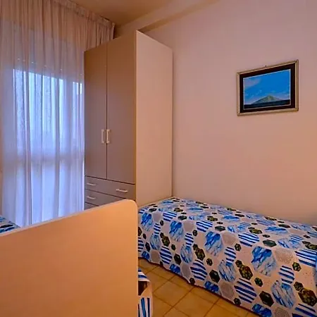 Hotel Gracious Flat With A Big Terrace In Bibione