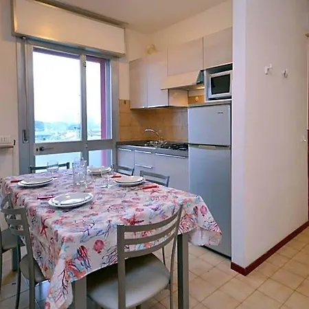 Hotel Gracious Flat With A Big Terrace In 3*