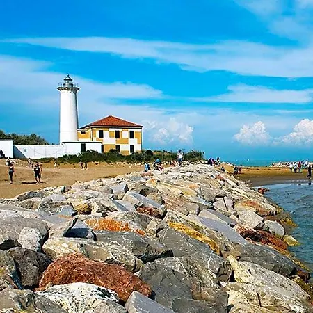 Gracious Flat With A Big Terrace In Bibione